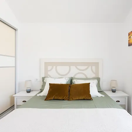 Two 250m From Americas Διαμέρισμα