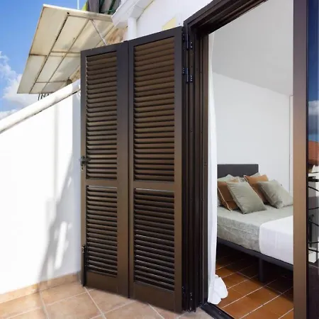 Two 250m From Americas