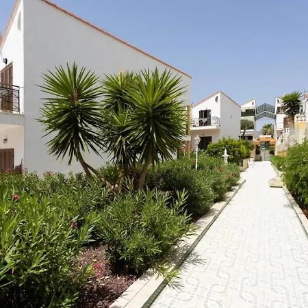 Two 250m From Americas Appartement