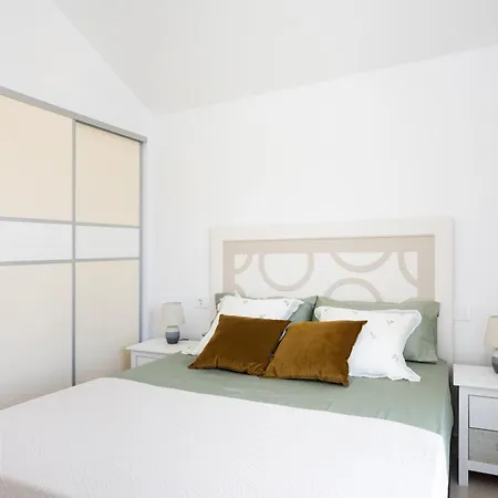 Two 250m From Americas 美洲海滩