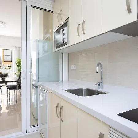 Appartement Two 250m From Americas *