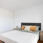 Two 250m From Americas Apartament *