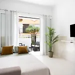 Two 250m From Americas Apartament