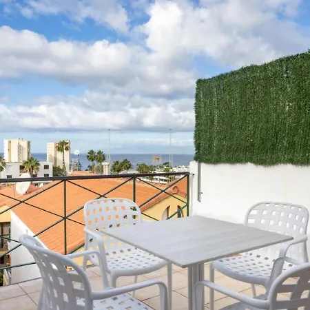 Two 250m From Americas Apartment *