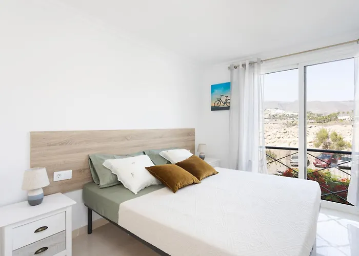 Apartman Two 250m From Americas