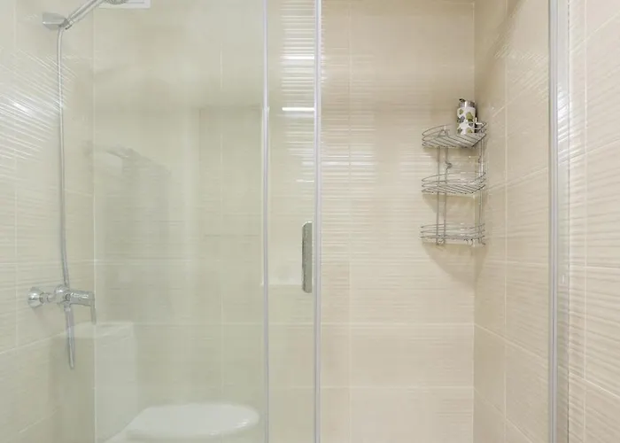 Two 250m From Americas Apartman *