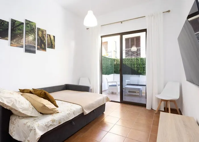 Two 250m From Americas 美洲海滩